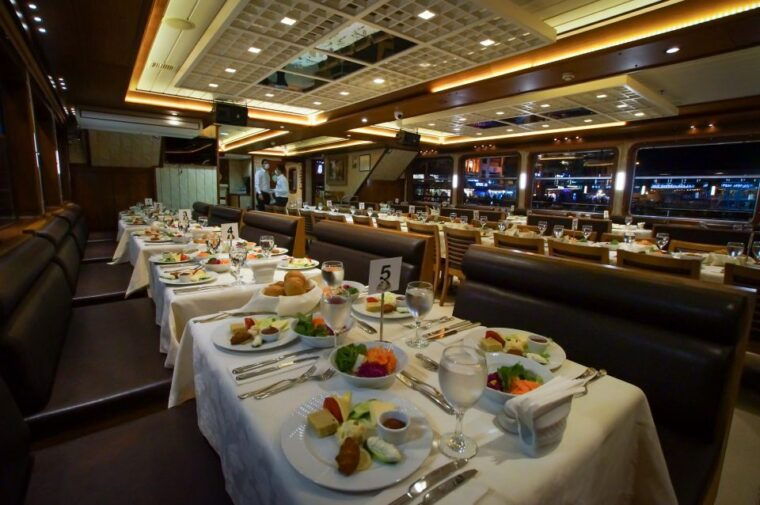 istanbul-bosphorus-dinner-cruise-with-turkish-night-show-2
