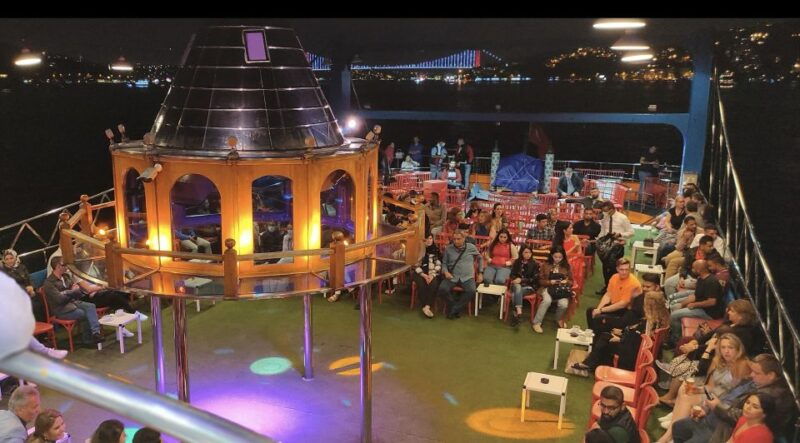 istanbul-bosphorus-dinner-cruise-with-turkish-night-show-3