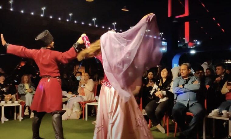 istanbul-bosphorus-dinner-cruise-with-turkish-night-show-3