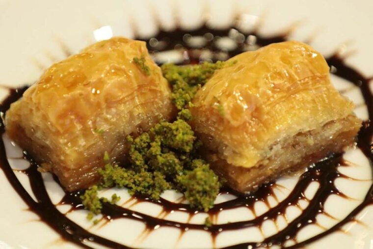 istanbul-bosphorus-dinner-cruise-with-turkish-night-show-3