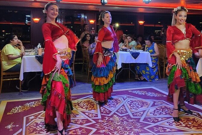 istanbul-bosphorus-dinner-cruise-with-turkish-night-show