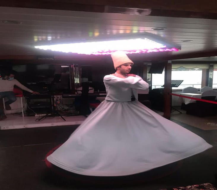 istanbul-bosphorus-evening-dinner-cruise-with-entertainment