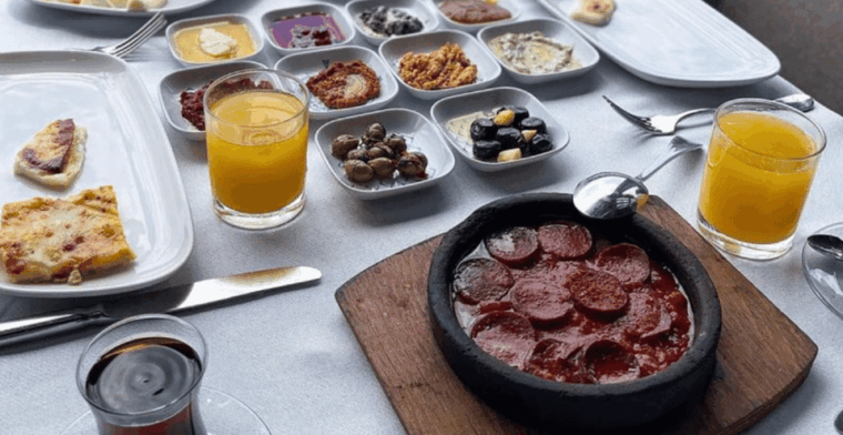 istanbul-bosphorus-morning-cruise-with-breakfast