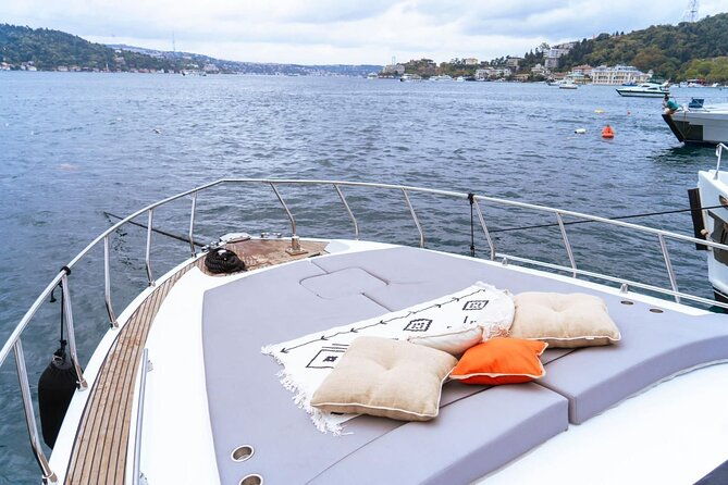 istanbul-bosphorus-morning-yacht-tour-with-snacks