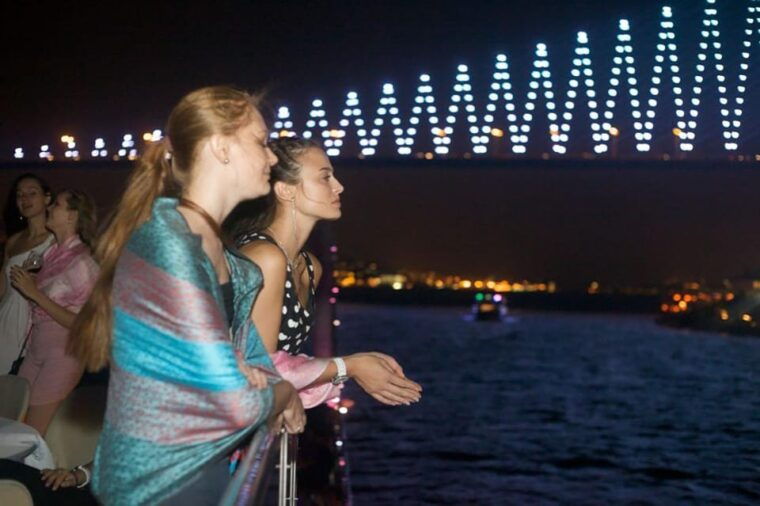 istanbul-bosphorus-night-dinner-cruise-with-private-table