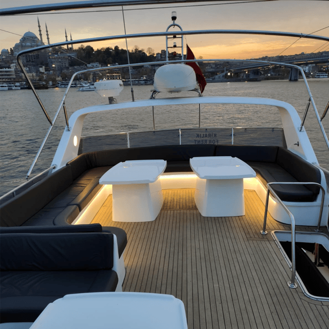 istanbul-bosphorus-river-sunset-yacht-tour-with-commentary