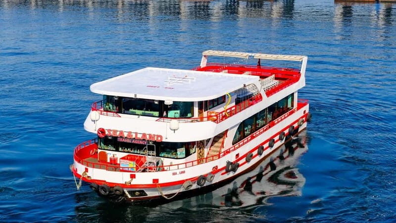 Istanbul: Bosphorus Sightseeing Cruise Tour with Audio Guide - Key Points