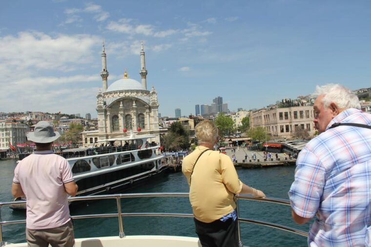 istanbul-bosphorus-strait-and-black-sea-lunch-cruise