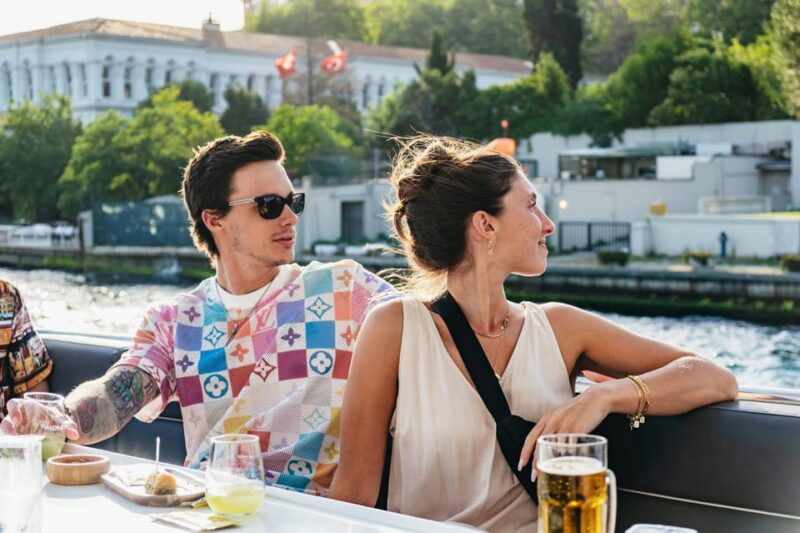 istanbul-bosphorus-sunset-cruise-on-a-luxury-yacht-2