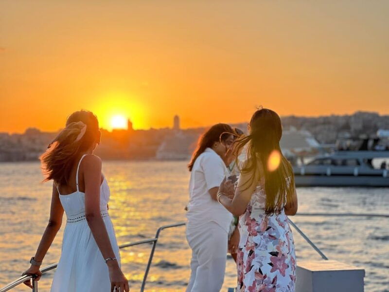 istanbul-bosphorus-sunset-cruise-on-a-luxury-yacht