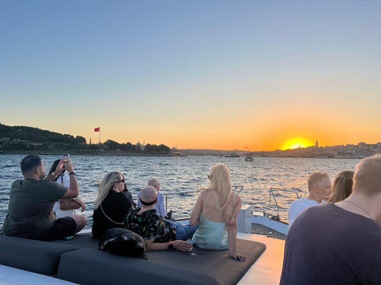 istanbul-bosphorus-sunset-cruise-on-a-luxury-yacht