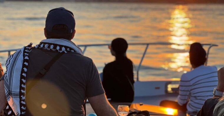 istanbul-bosphorus-sunset-cruise-on-a-luxury-yacht
