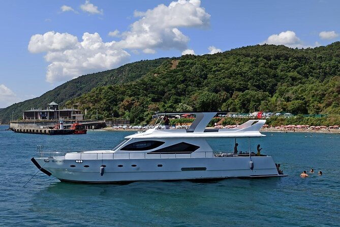 istanbul-bosphorus-sunset-cruise-on-yacht-with-live-guide-2