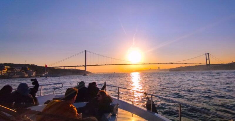 istanbul-bosphorus-sunset-cruise-with-dinner