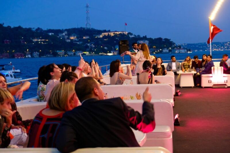 istanbul-bosphorus-sunset-cruise-with-dinner