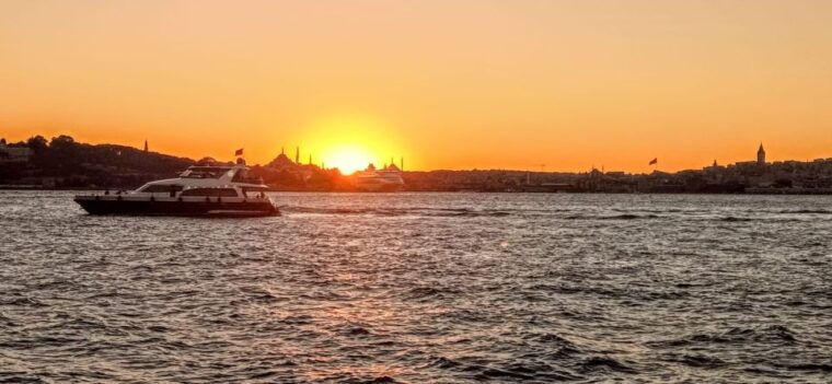 istanbul-bosphorus-sunset-cruise-with-dinner