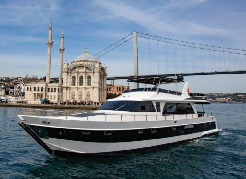 istanbul-bosphorus-sunset-or-night-yacht-cruise