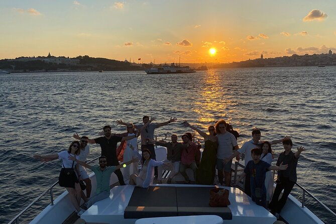 istanbul-bosphorus-sunset-yacht-cruise