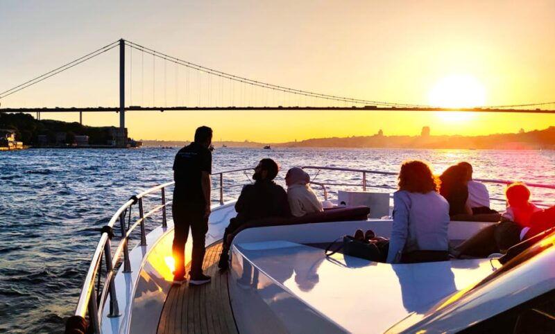 istanbul-bosphorus-sunset-yacht-cruise-with-live-guide