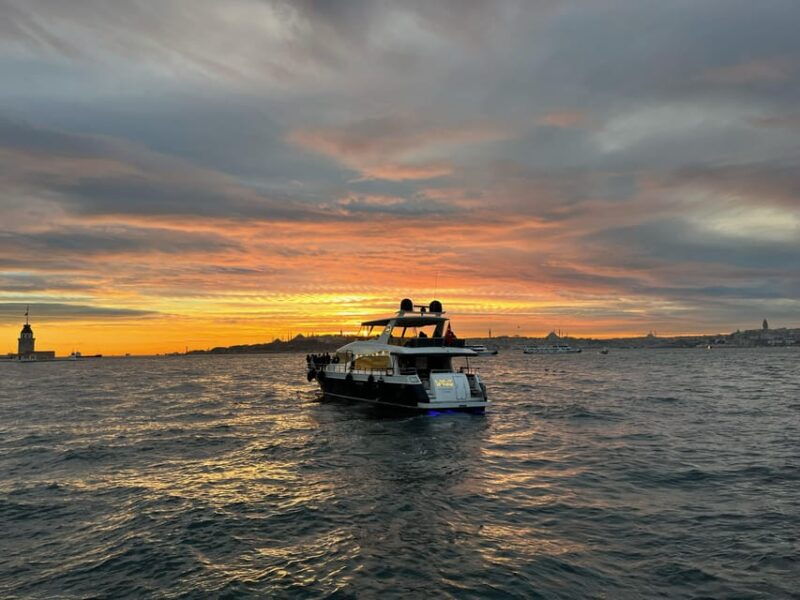istanbul-bosphorus-sunset-yacht-cruise-with-live-guide