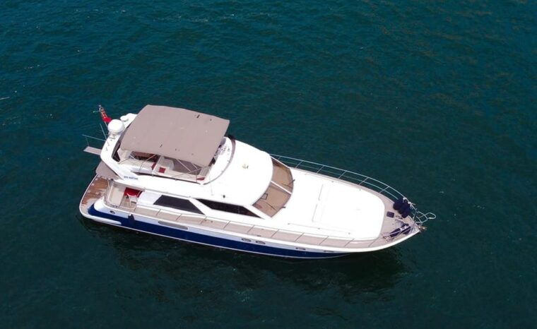 istanbul-bosphorus-yacht-cruise-at-sunset-with-snacks