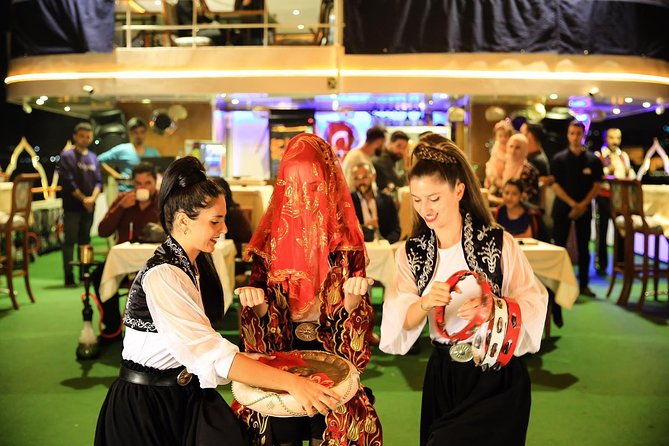 istanbul-dinner-cruise-entertaintment-with-private-tables