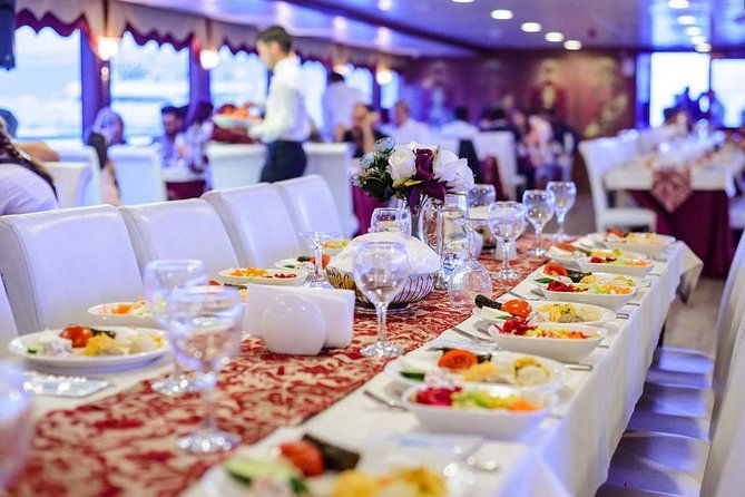 istanbul-dinner-cruise-entertaintment-with-private-tables