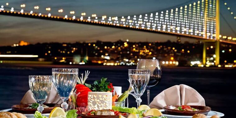 istanbul-dinner-cruise-on-the-bosphorus