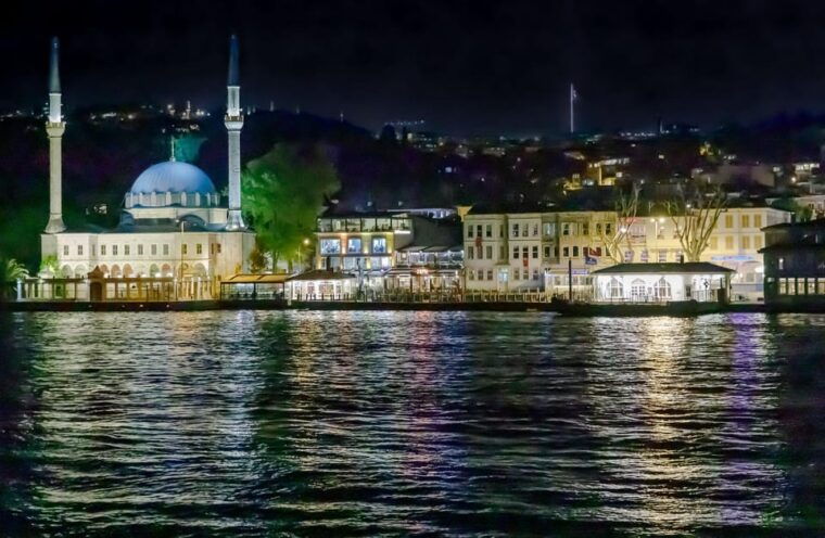 istanbul-dinner-cruise-with-hotel-transfer-and-soft-drinks