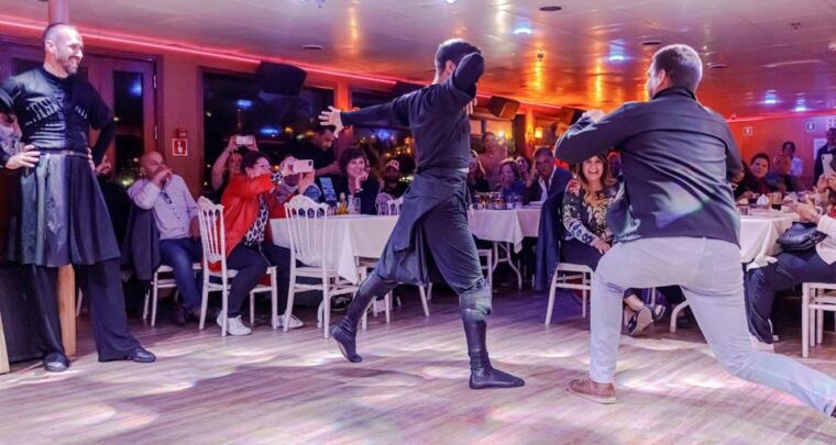 istanbul-dinner-cruise-with-hotel-transfer-and-soft-drinks