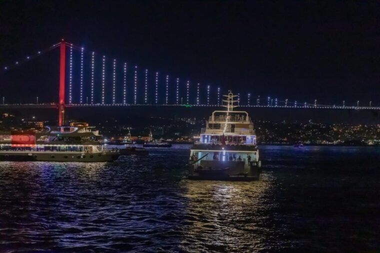 istanbul-dinner-cruise-with-hotel-transfer-and-soft-drinks