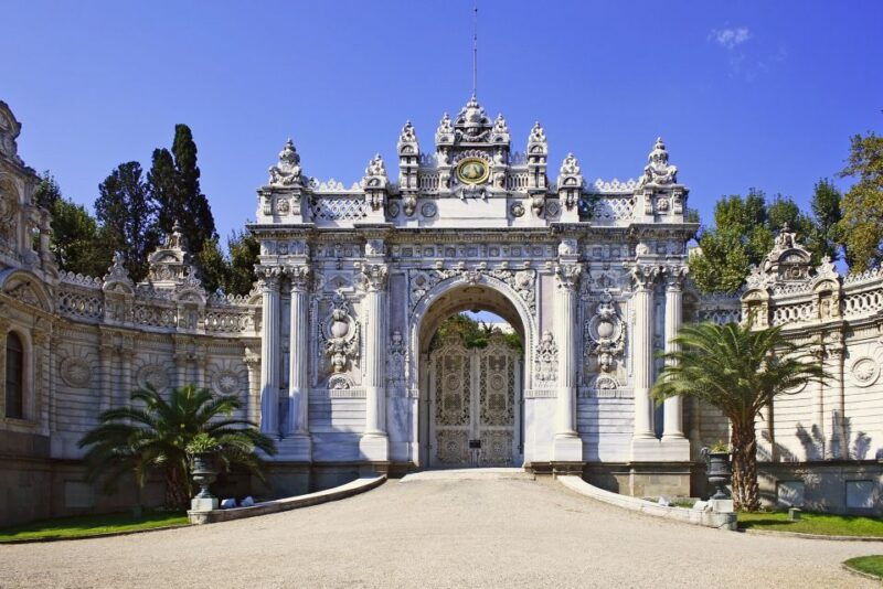 istanbul-dolmabahce-palace-and-grand-bazaar-tour