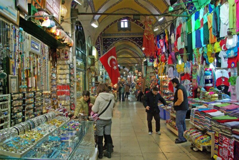 istanbul-dolmabahce-palace-and-grand-bazaar-tour