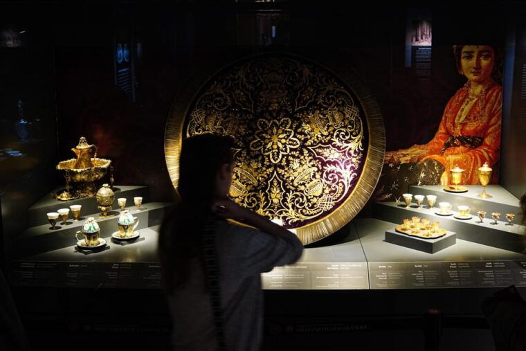 istanbul-dolmabahce-palace-and-harem-fast-track-entry