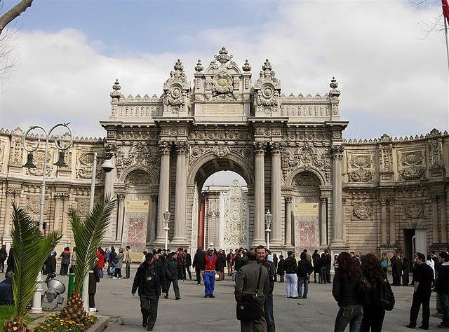 istanbul-dolmabahce-palace-and-uskudar-guided-tour
