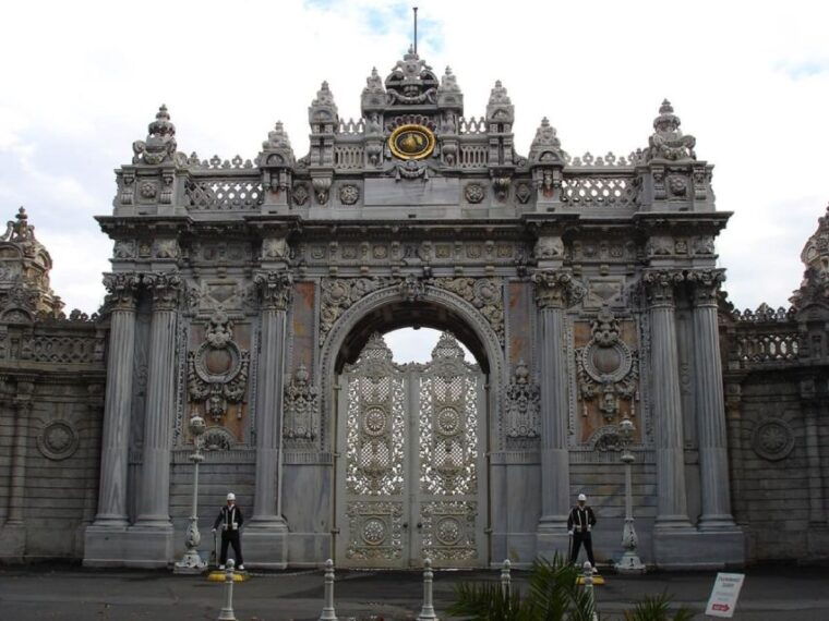 istanbul-dolmabahce-palace-and-uskudar-guided-tour