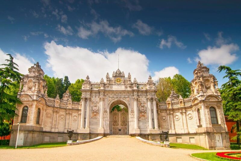 istanbul-dolmabahce-palace-private-tour-with-transfers-2
