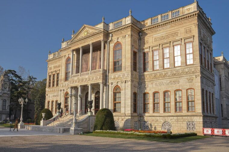 istanbul-dolmabahce-palace-private-tour-with-transfers-2