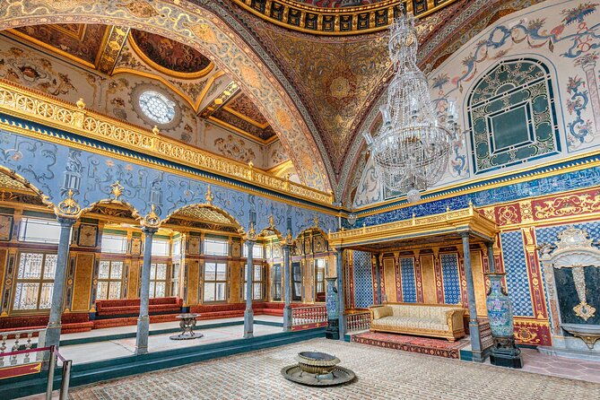 istanbul-dolmabahce-palace-private-tour-with-transfers