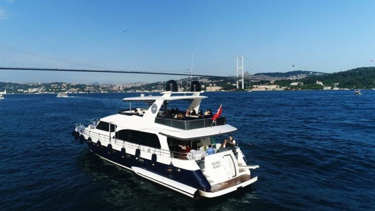 istanbul-dolmabahce-palace-tour-and-bosphorus-yacht-cruise