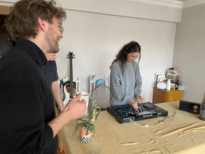 istanbul-electronic-music-workshop-culture-from-local-dj