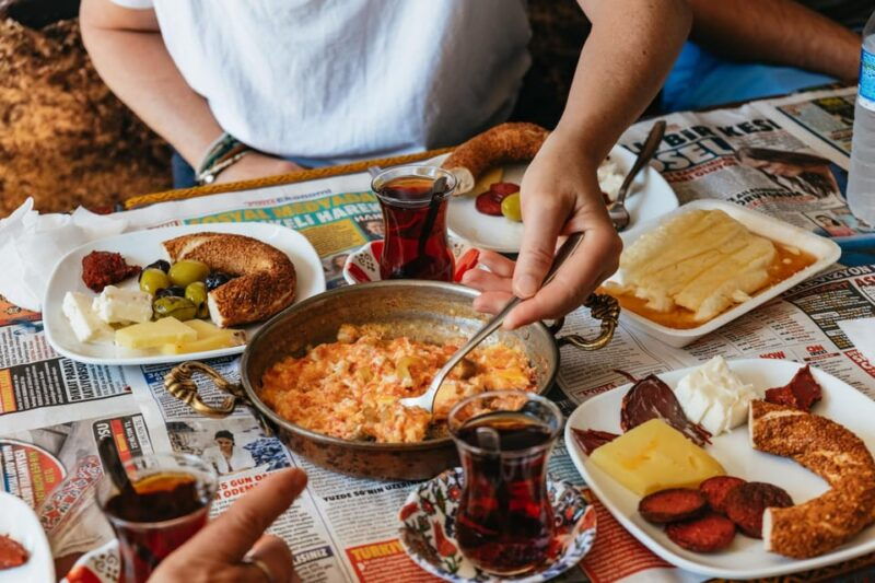 istanbul-european-and-asian-side-guided-foodie-walking-tour