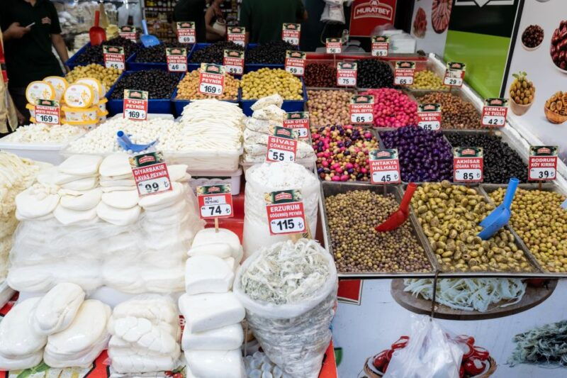 istanbul-european-and-asian-side-guided-foodie-walking-tour