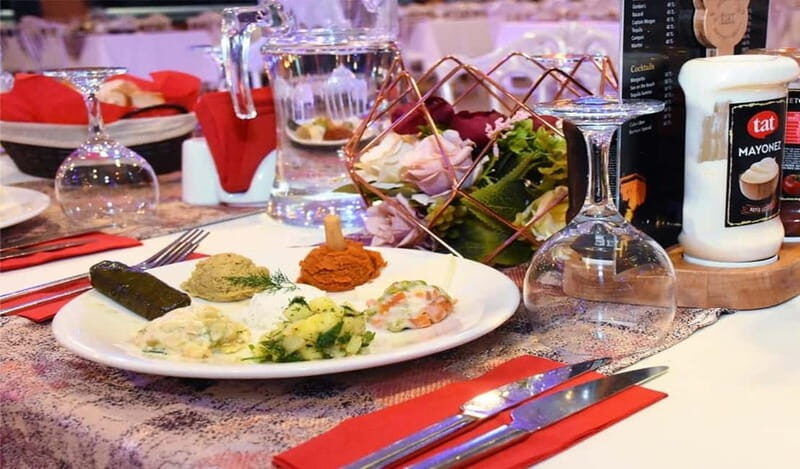 Istanbul: Evening Bosphorus Dinner Cruise with Belly Dance - What to Expect from the Bosphorus Dinner Cruise