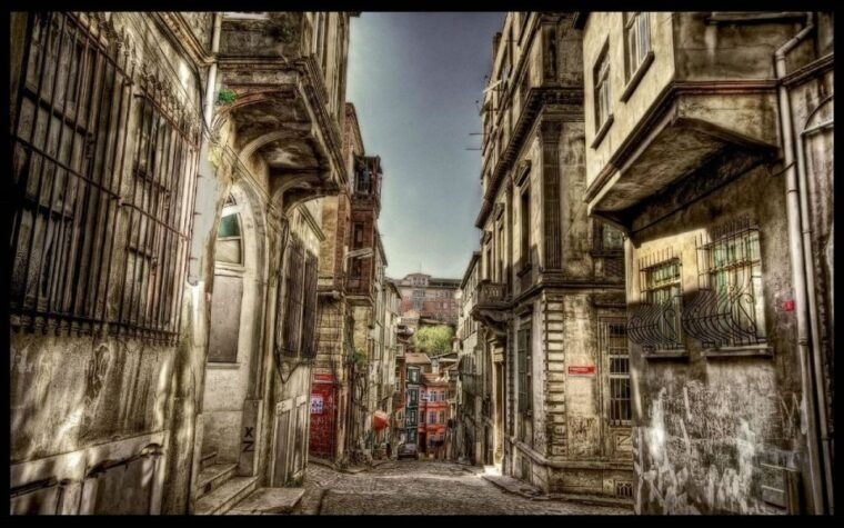 istanbul-fener-district-tour-greek-orthodox-culture