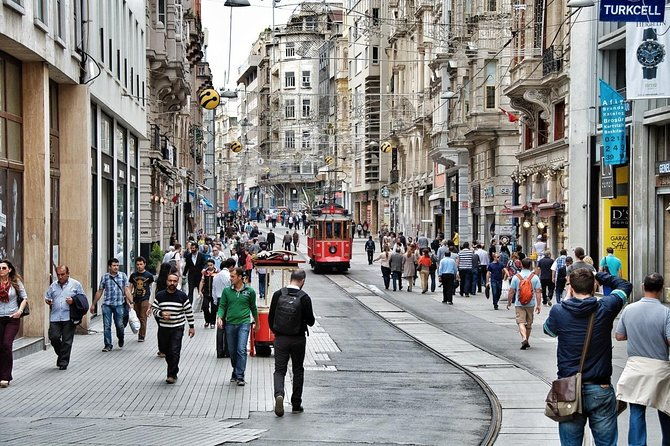 istanbul-food-walking-tour-of-beyoglu-by-night