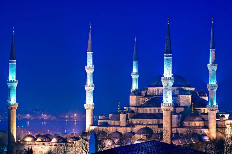 istanbul-hagia-sofia-blue-mosque-and-grand-bazaar-tour