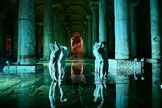 istanbul-hagia-sophia-basilica-cistern-and-grand-bazaar-tour