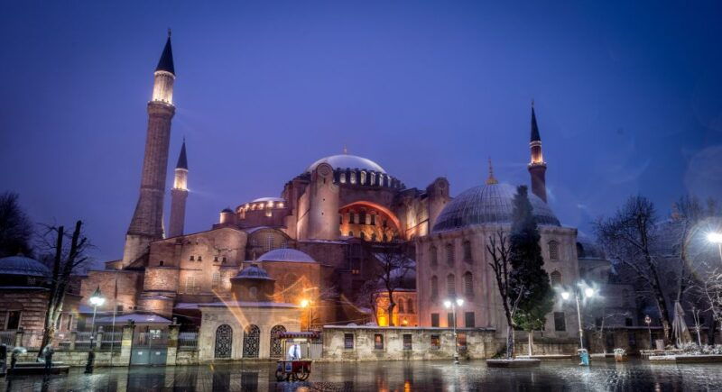 istanbul-hagia-sophia-blue-mosque-and-grand-bazaar-tour-2