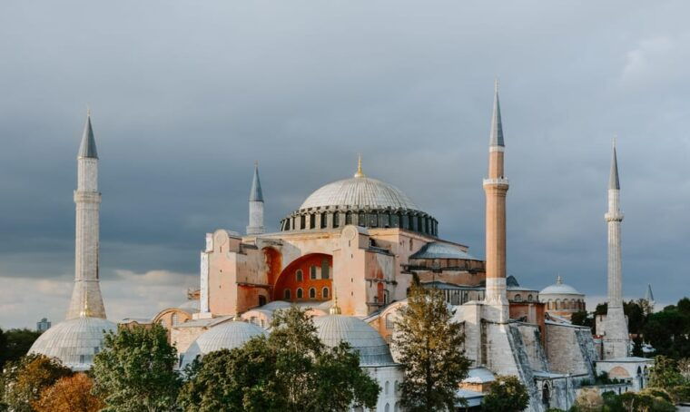 istanbul-hagia-sophia-blue-mosque-basilica-cistern-tour
